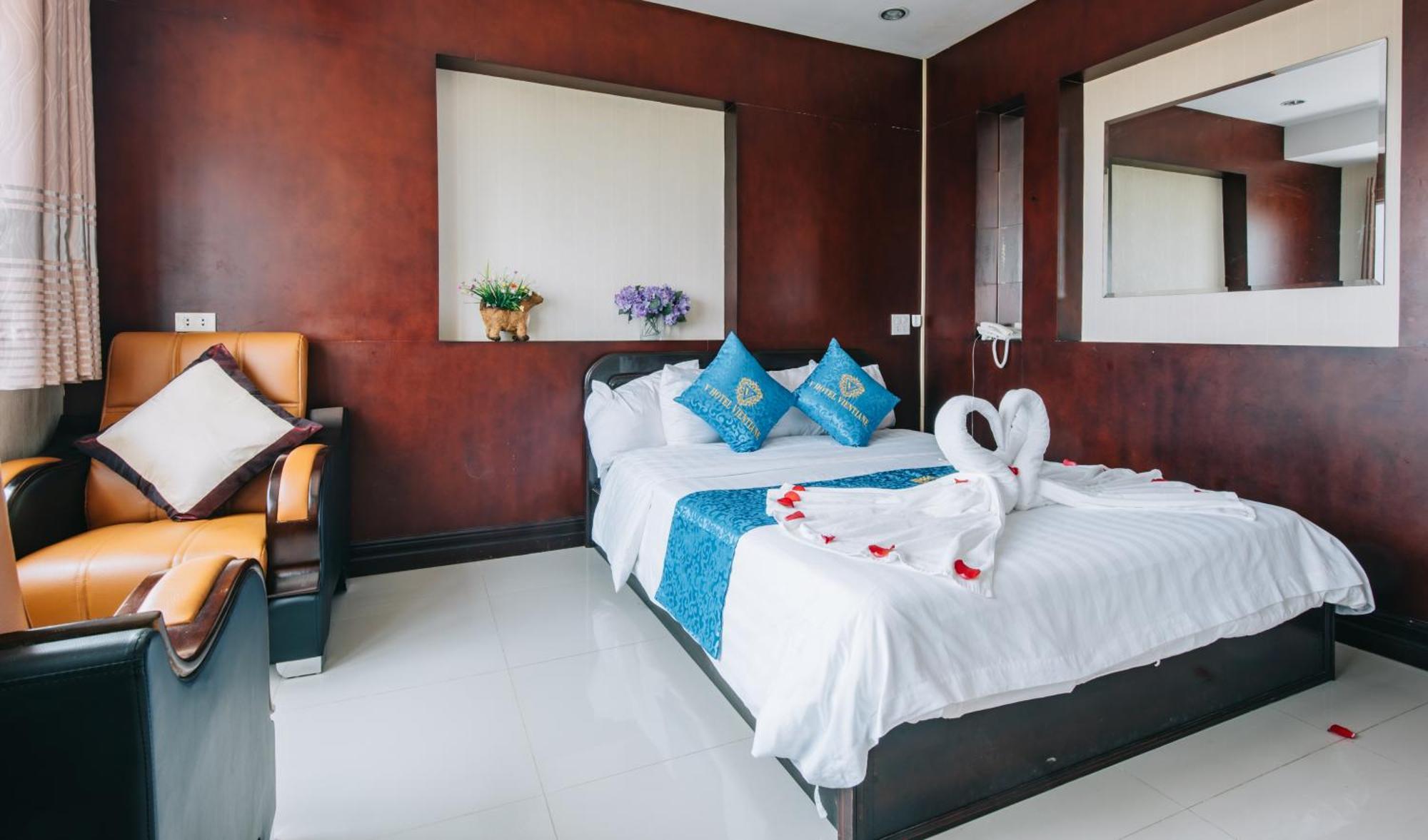 V Hotel Vientiane Exterior photo