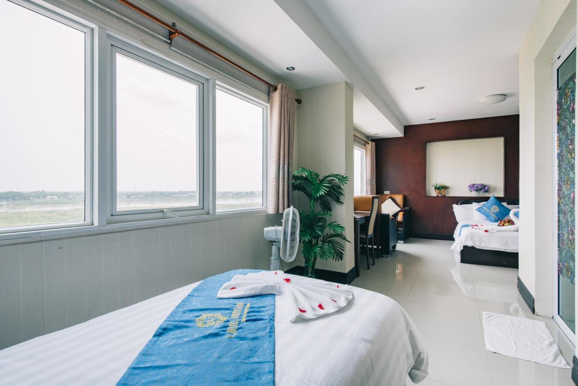 V Hotel Vientiane Exterior photo