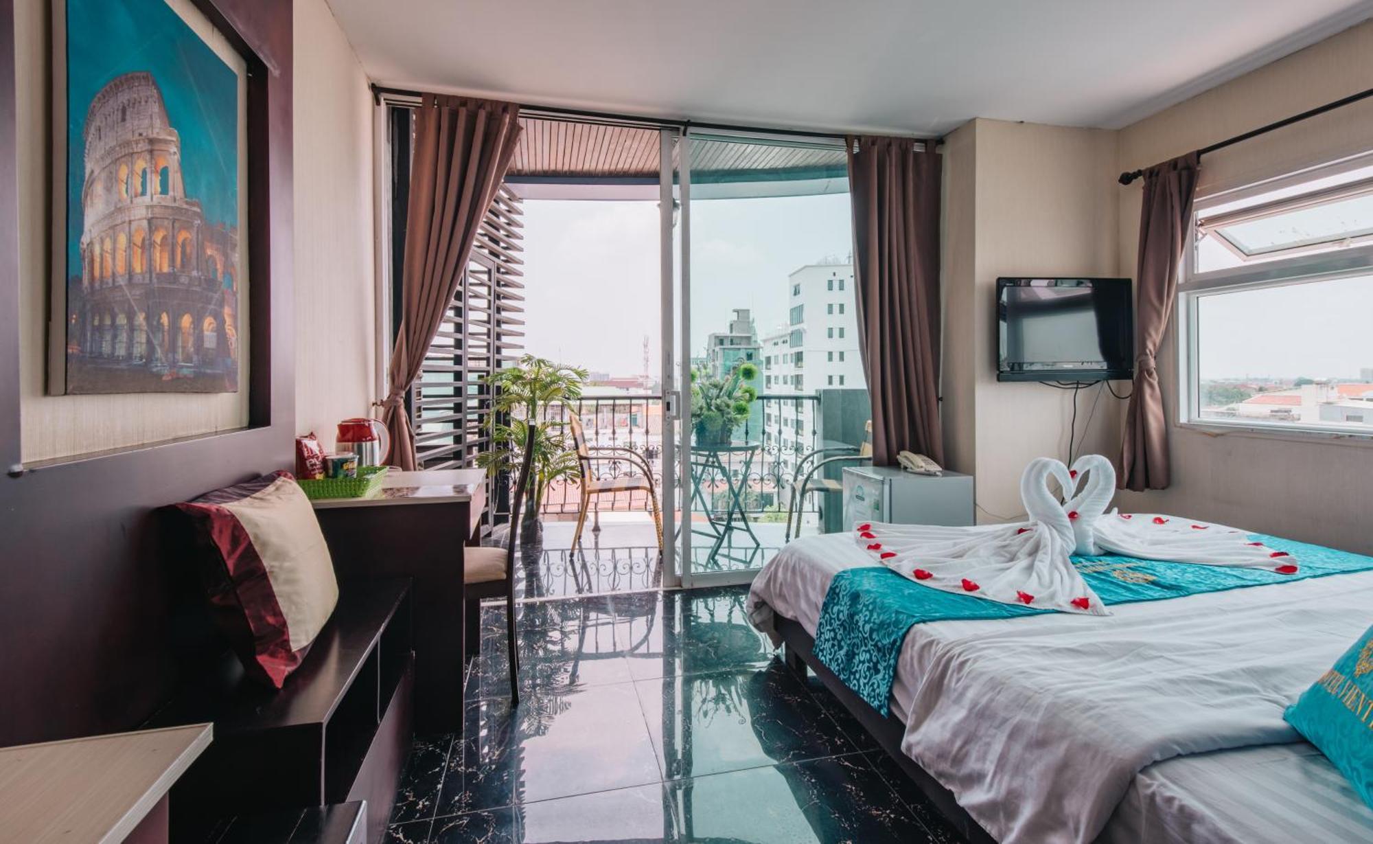 V Hotel Vientiane Exterior photo