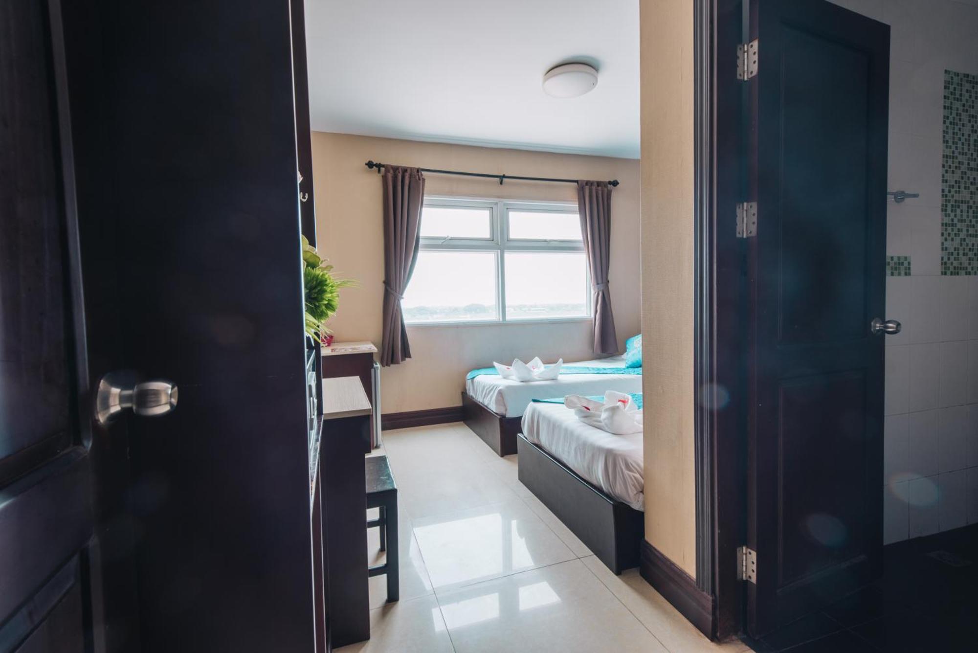 V Hotel Vientiane Exterior photo