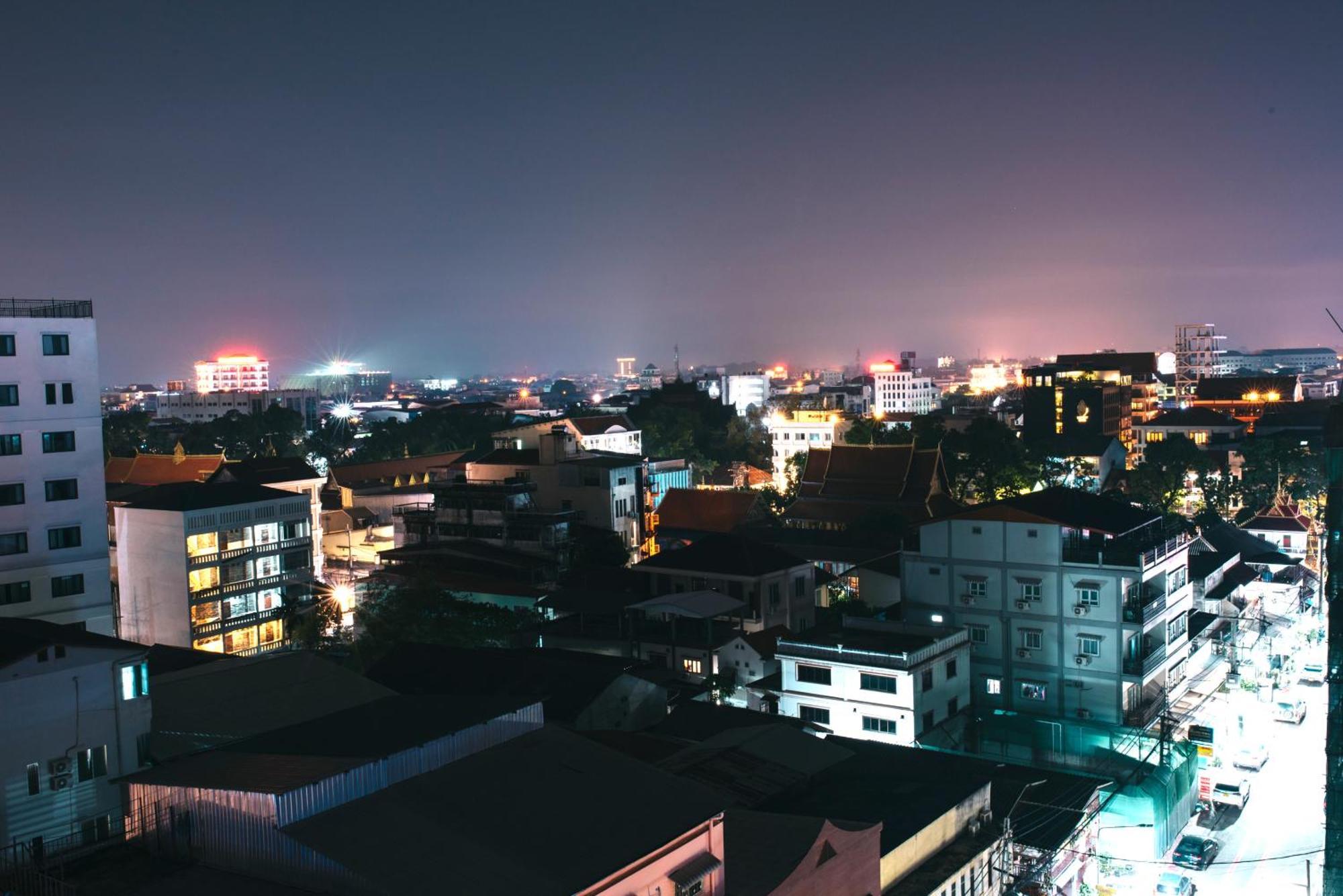 V Hotel Vientiane Exterior photo
